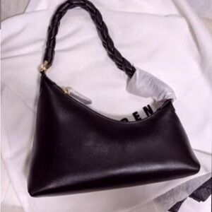 Elegant Carry: Aupen Nirvana Chic Shoulder Bag